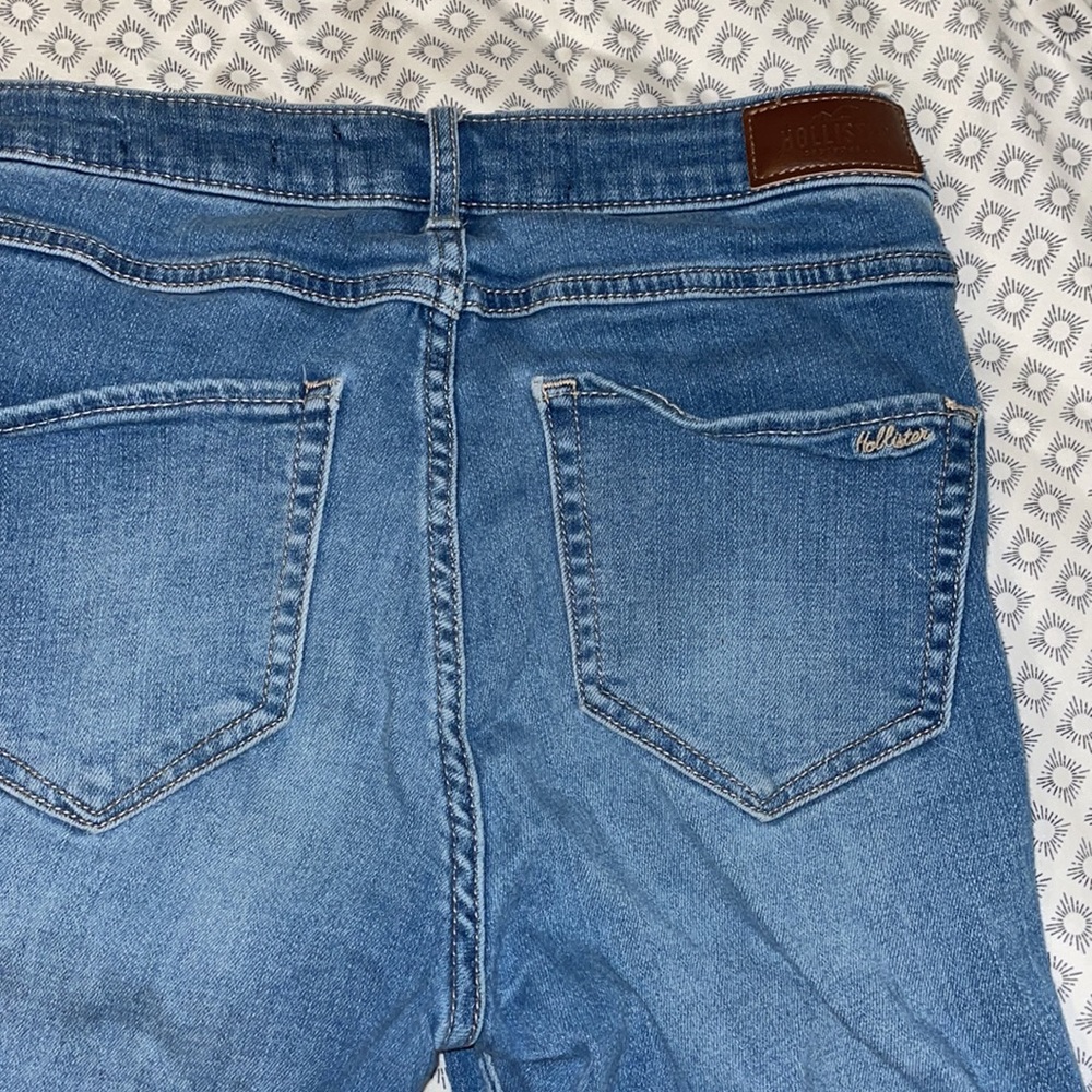 Hollister High-Rise Ripped Super Skinny Jeans - Picture 5 of 6